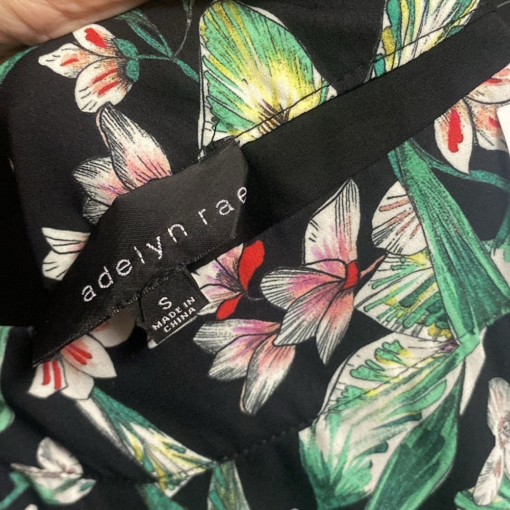 Adelyn  Rae floral ruffle dress size small nwt - Picture 6 of 10
